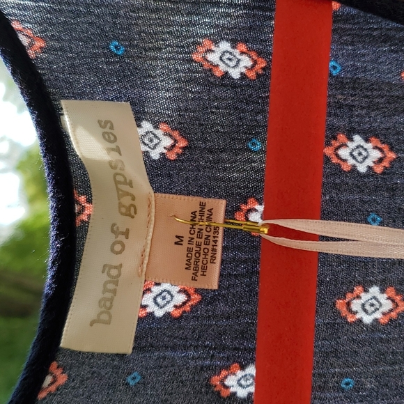 5/$25 - Cute and flirty short sleeve romper - Picture 4 of 10